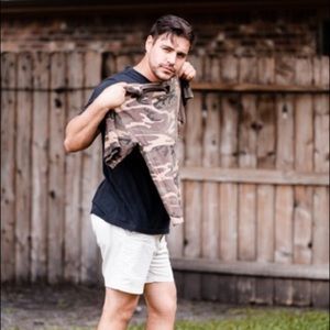 Meet your Posher, Dakota